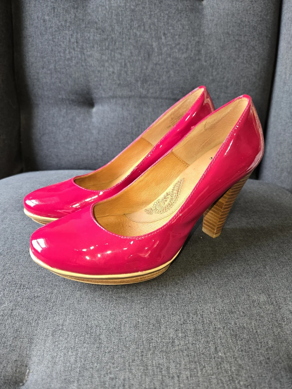 Söfft Women's Patent Round-Toe Pumps -  Magenta
